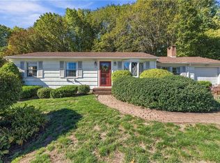 100 Sleepy Hollow Dr, Cumberland, RI 02864