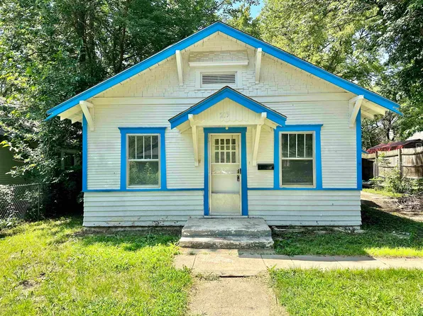 215 E Columbia Ave, Augusta, KS 67010