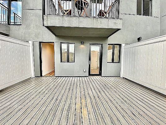 3rd image of 1552 Myrtle Ave #2C