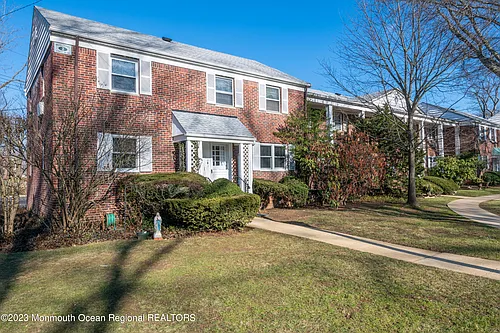 19 Manor Dr Photo 1