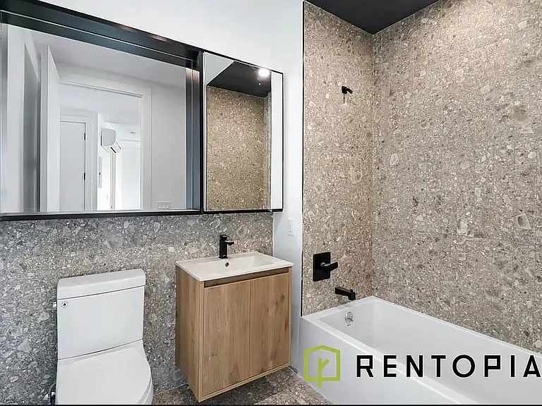 228 Berry St #7T — Photo 6