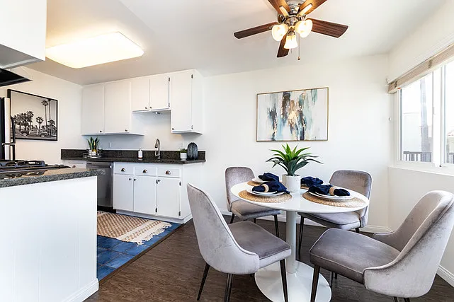 1720 Ardmore Ave #212 — Photo 3