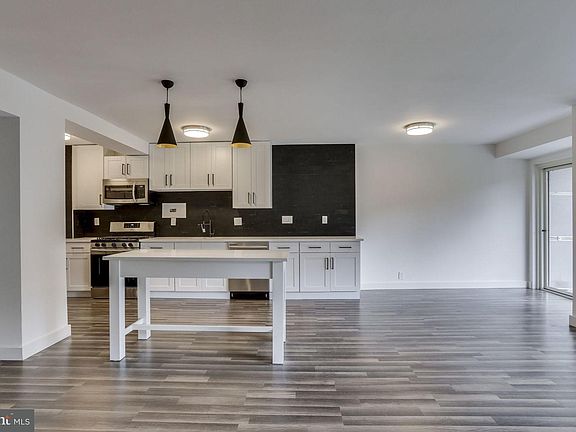 4th image of 4201 Cathedral Ave NW APT 420W
