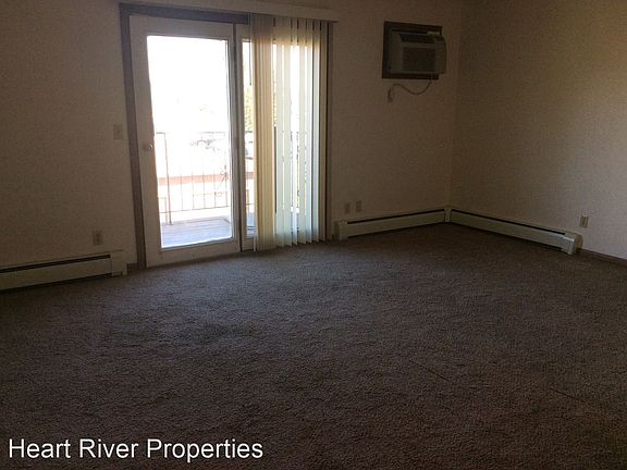 4th image of 1678 Prairie Ave APT 19