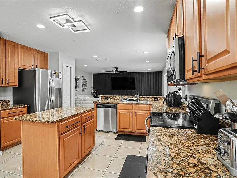 8105 River Mont Way — Photo 8