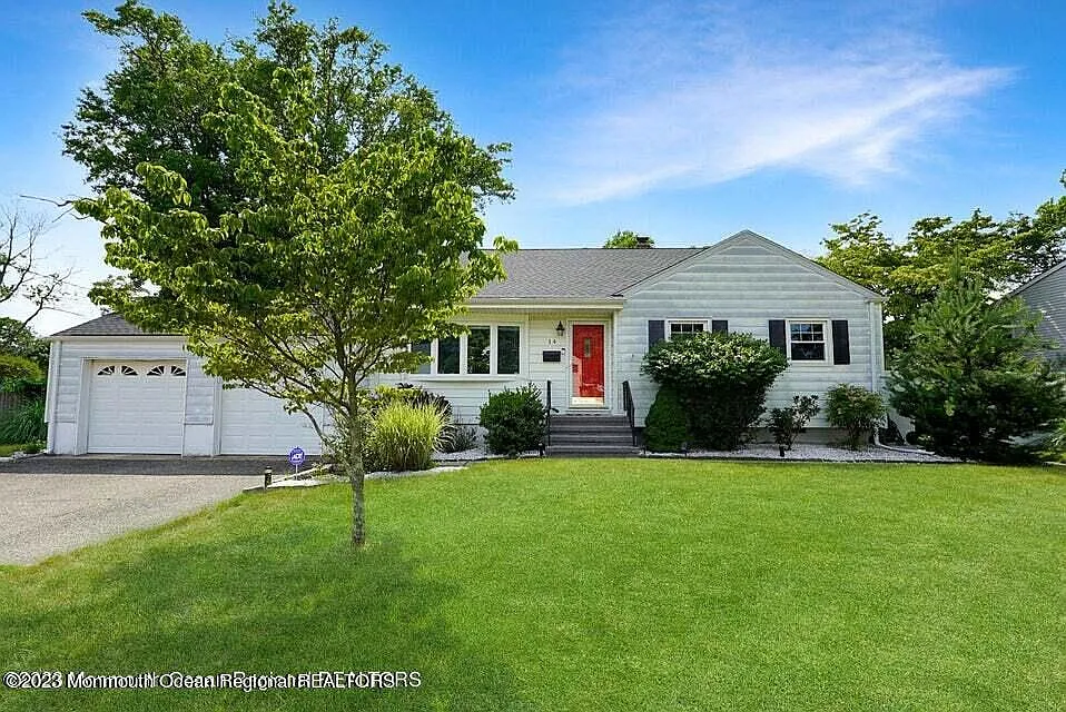 3 bed, 1.5 bath, 1622 sqft, $2,400 — Photo 4