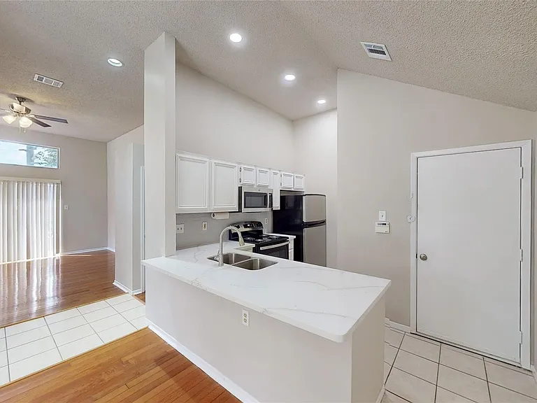 3303 Golden Trails Dr #101 — Photo 8