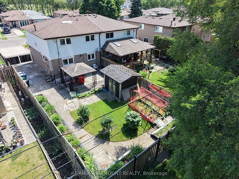 47 Cloverdale Dr — Photo 34