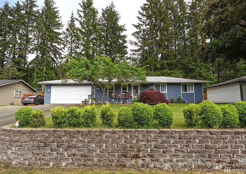 1st image of 3879 Briarwood Dr SE