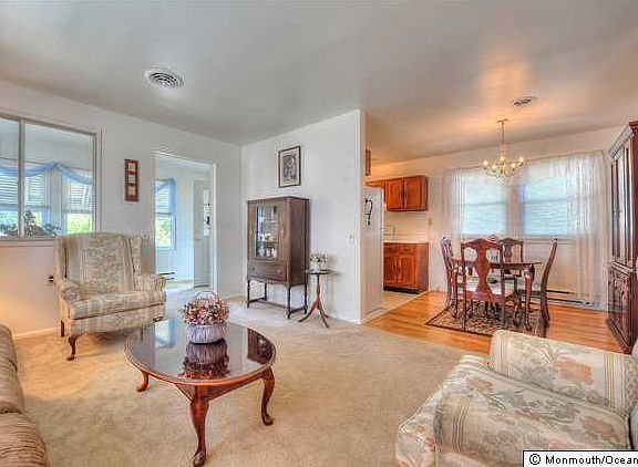 5th image of 20 Moccasin Drive #B