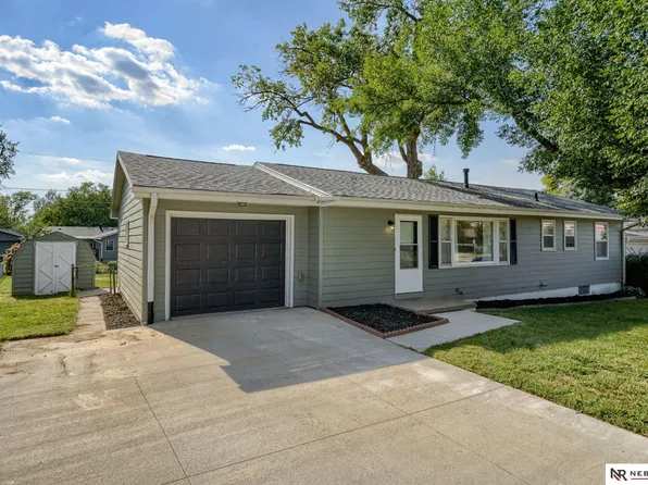 1219 Robin Dr, Bellevue, NE 68005