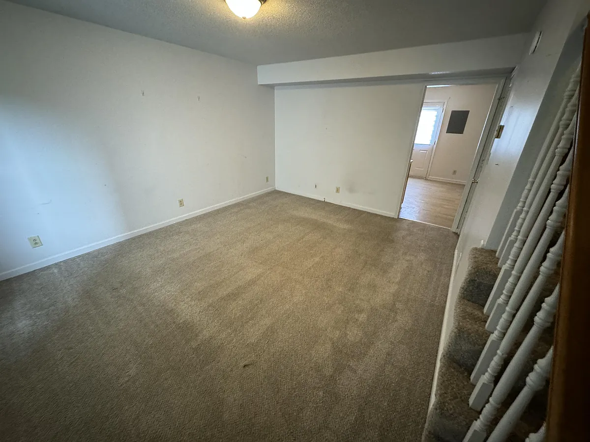 Building Photo - 211 Timber Court Dr