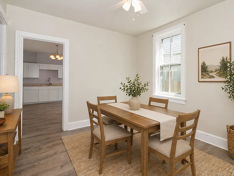 517 N Pitt St — Photo 10