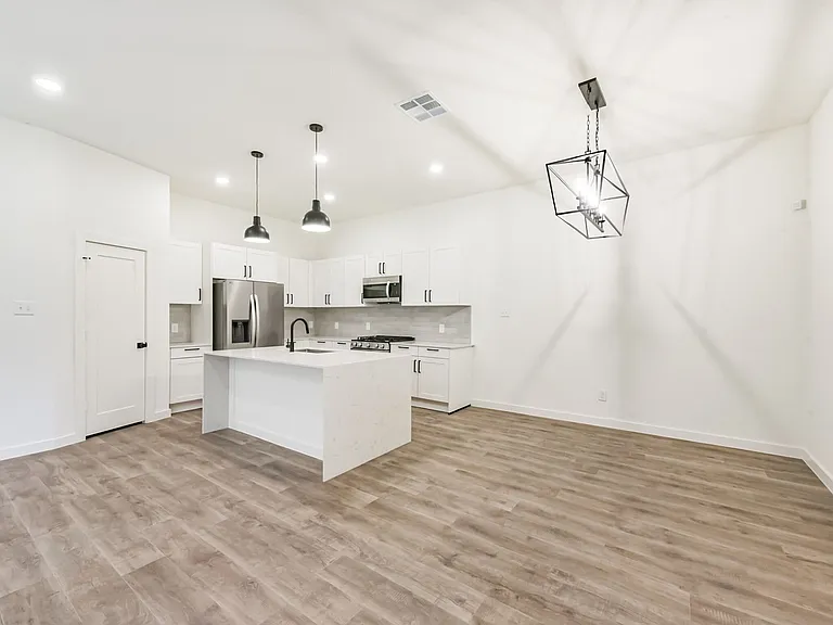 1868 Dry Cherry Ln — Photo 38
