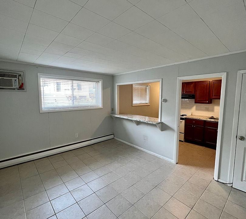 1st image of 119 Bridge St #10781788