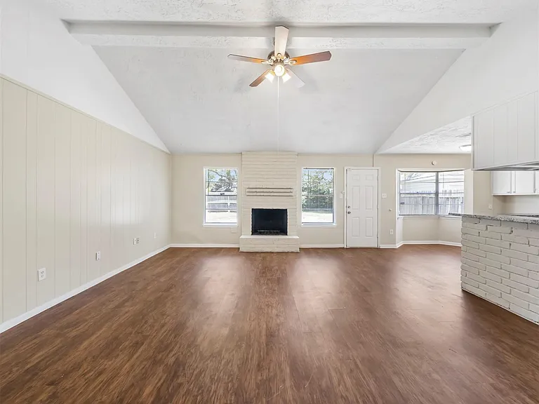 7962 Southmeadow Dr — Photo 4