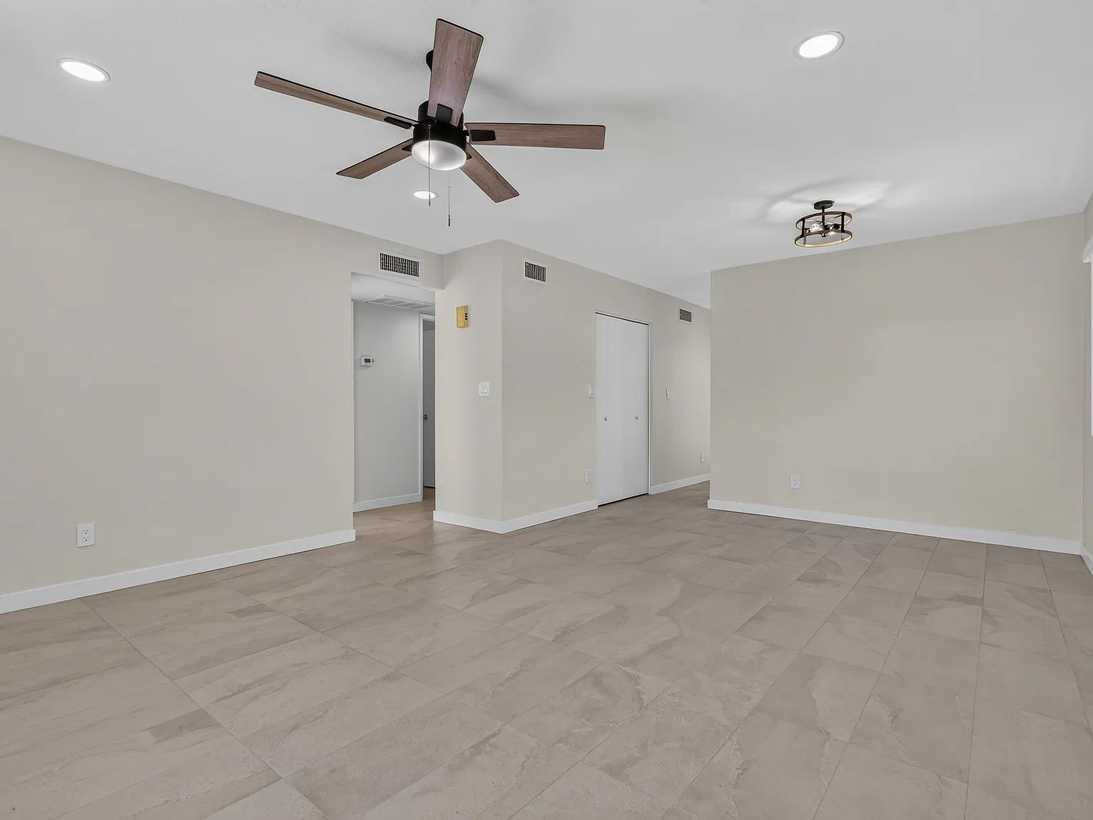 Available NOW.. Updated Single-Level Condo — Photo 3