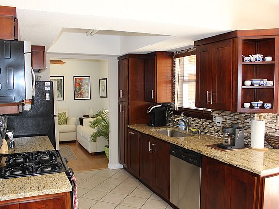 5th image of 604 Rainwater Ct