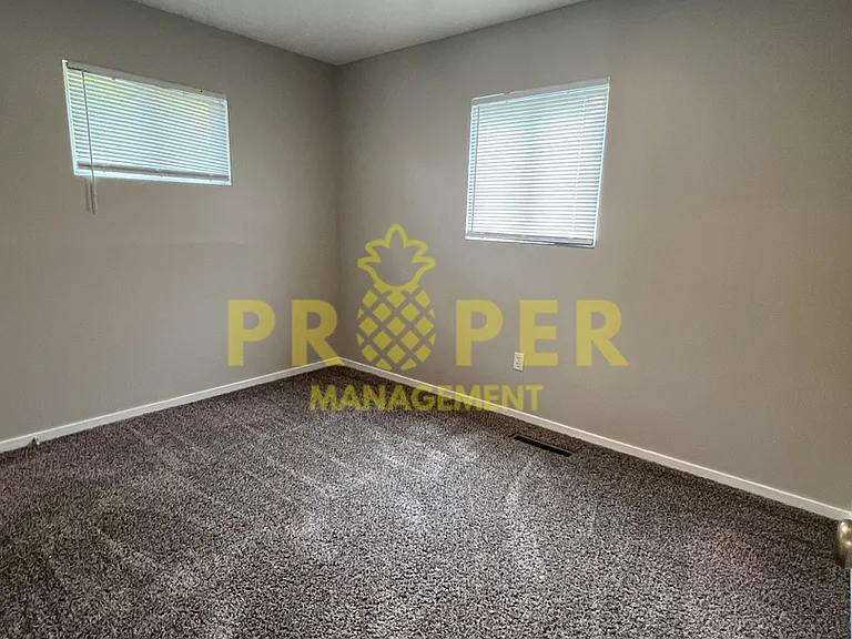 3913 Palmerston Ave — Photo 8