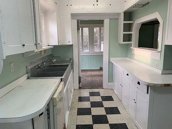 3rd image of 1621 Lakeview Dr #1