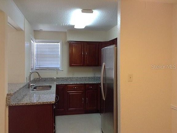 5th image of 2917 Antique Oaks Cir APT 19