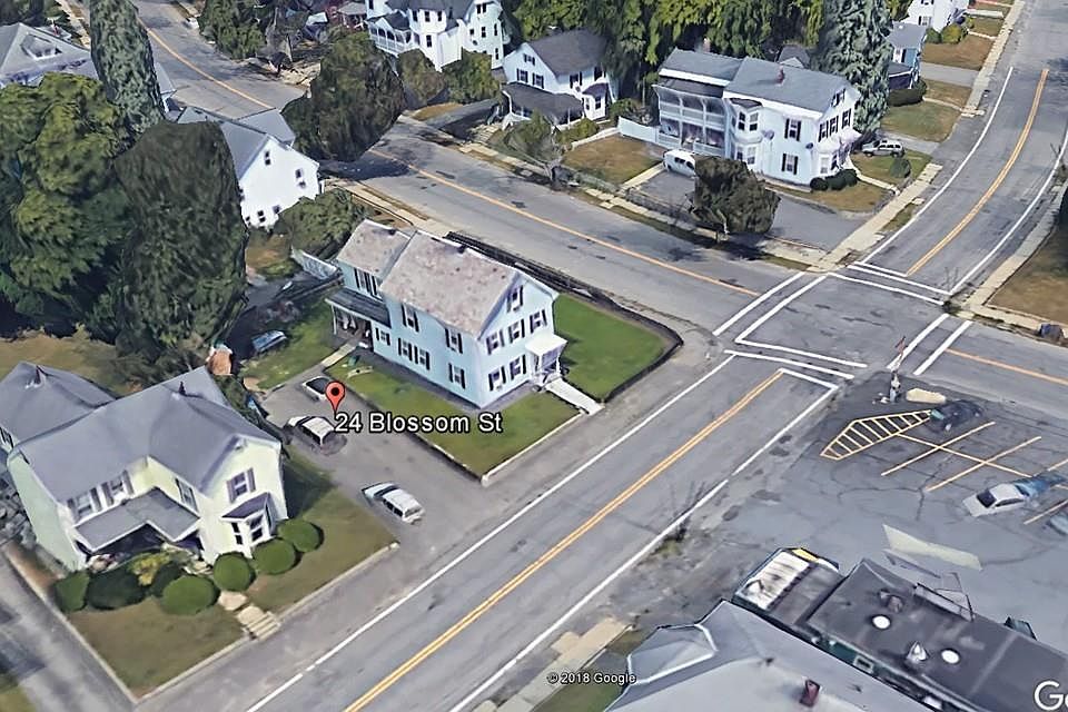 2nd image of 26 Blossom St