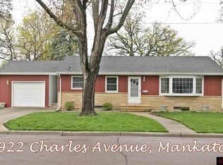 922 Charles Ave, Mankato, MN 56001