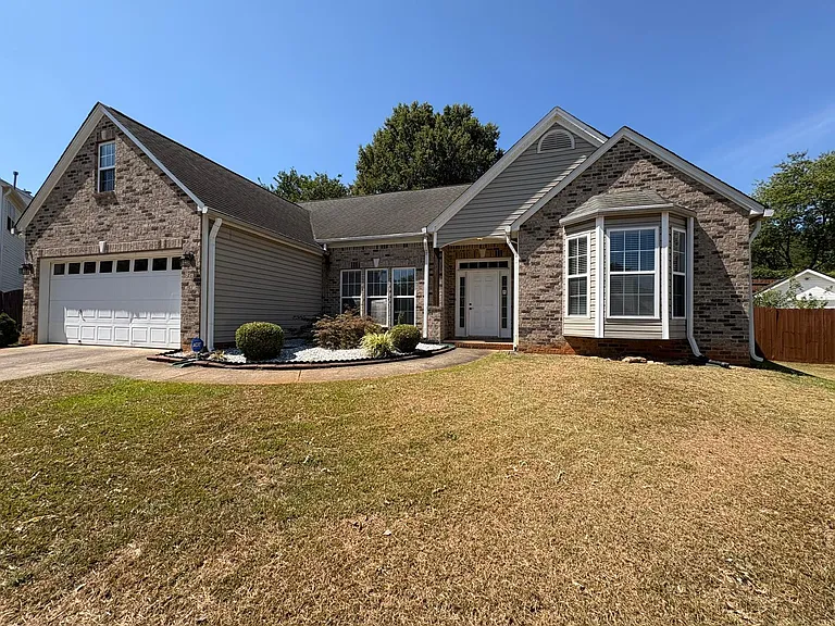 103 Lantana Ct — Photo 2