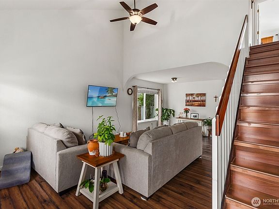 4th image of 5601 Thornbury Drive SE