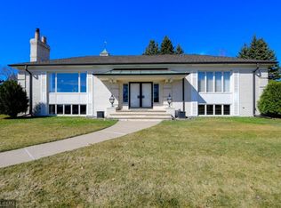 2400 Pascal St N, Roseville, MN 55113