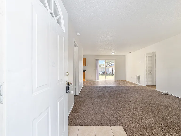 325 Oak Track Crse — Photo 4