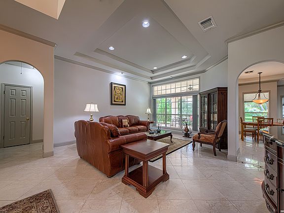 5th image of 3903 HEIGHTS HILL DR