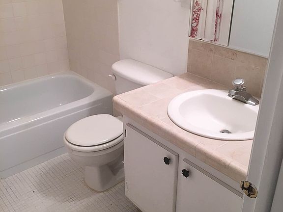 3rd image of 5265 E Bay Dr