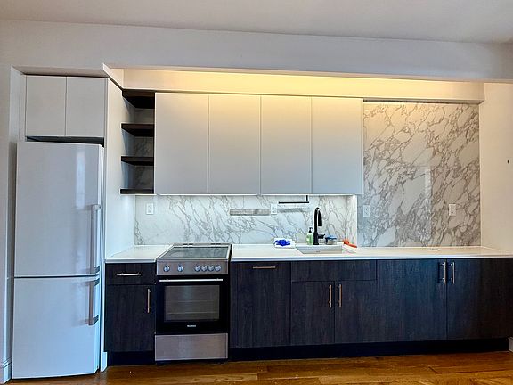 5th image of 319 Wythe Ave #4A