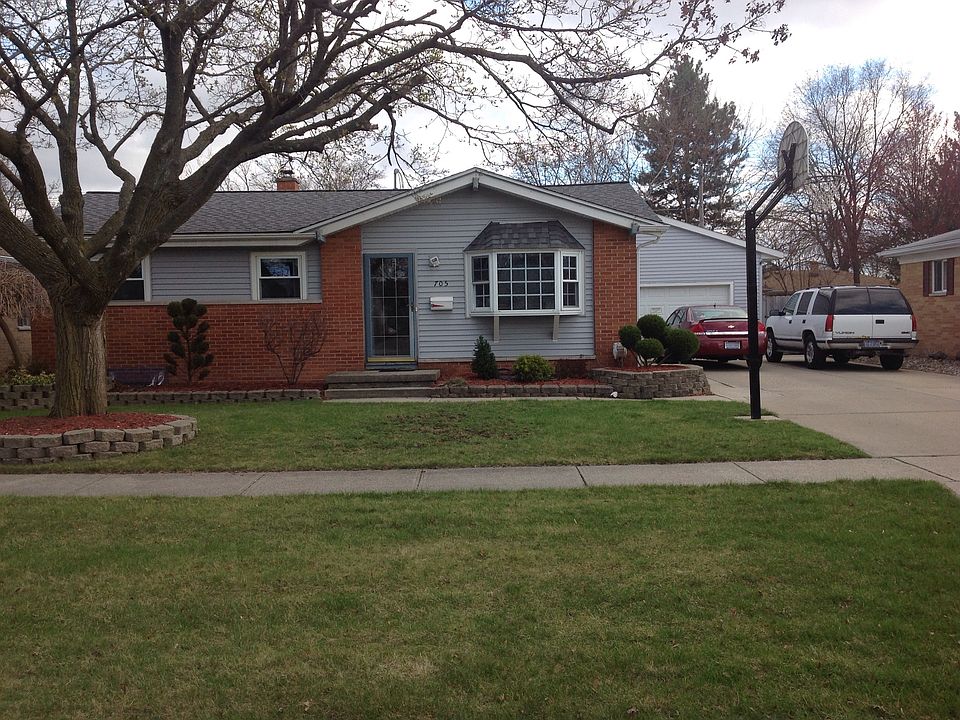 1st image of 705 Fleetwood Dr