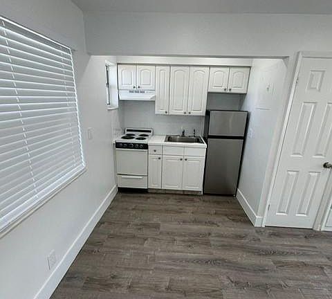 2nd image of 4249 Bougainvilla Dr APT 6
