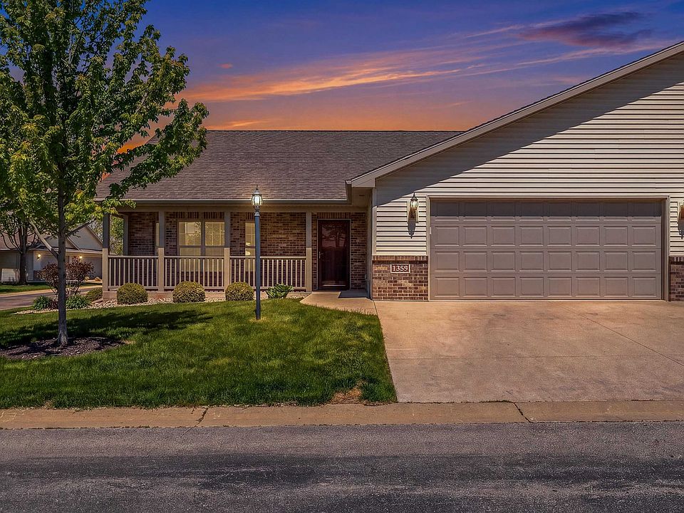 1st image of 1359 Moonlight Ln