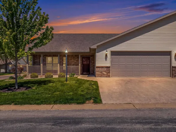 1359 Moonlight Ln, Fond Du Lac, WI 54937