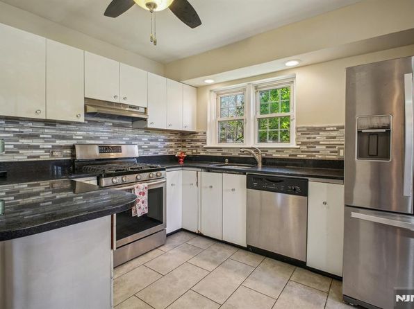 119 W Hudson Ave, Englewood, NJ 07631