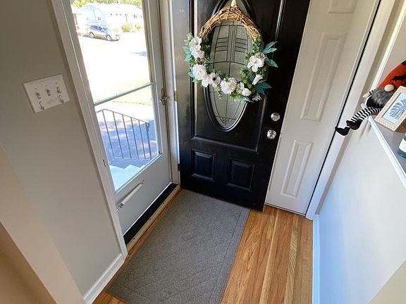 3rd image of 26 Auburn Dr
