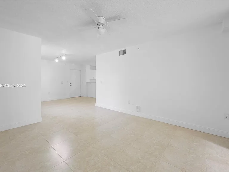 2173 Renaissance Blvd — Photo 8