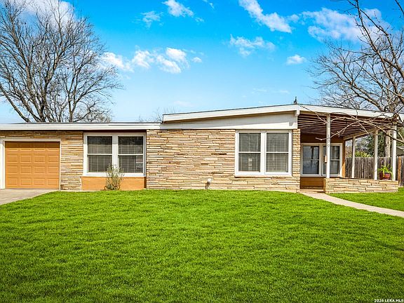 2nd image of 139 Teakwood Lane
