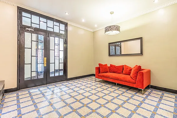 Rented by Bold New York | media 5