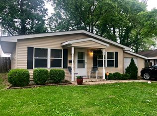 41 Nottingham Rd, Springfield, IL 62704