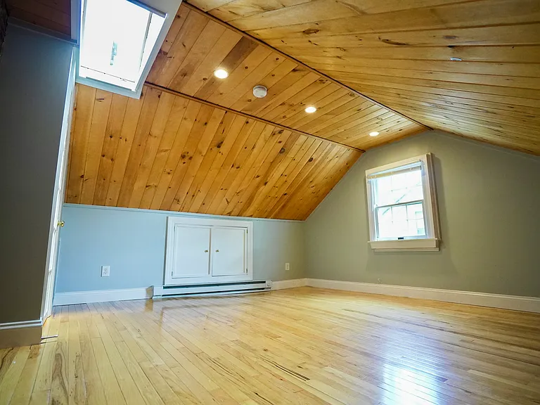 405 Benefit St #2F — Photo 9
