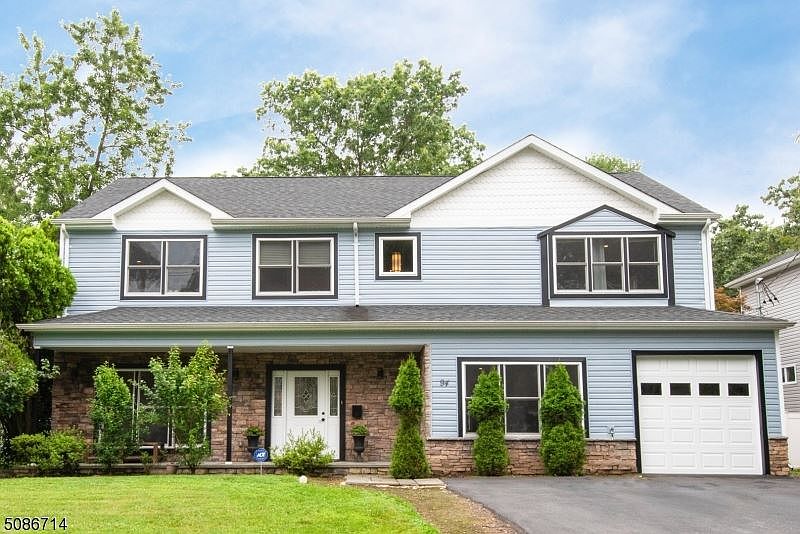 1st image of 94 Fellswood Dr