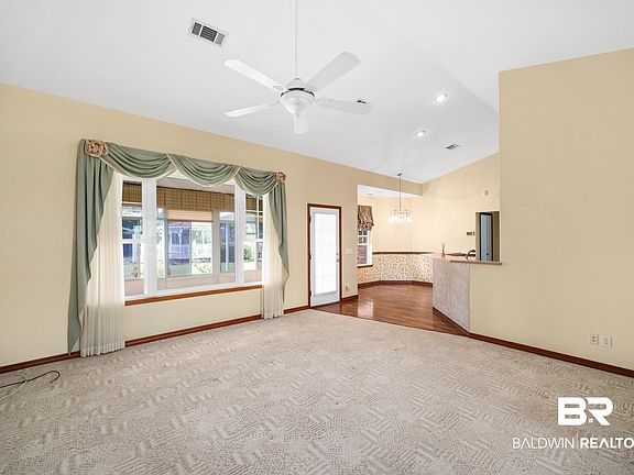 5th image of 5883 Shady Woods Ct