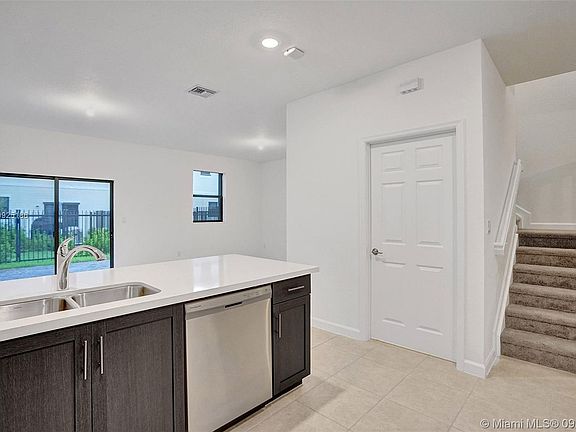 5th image of 4650 Santa Cruz Way
