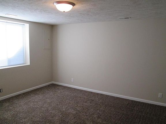 4th image of 742 W A St APT 2