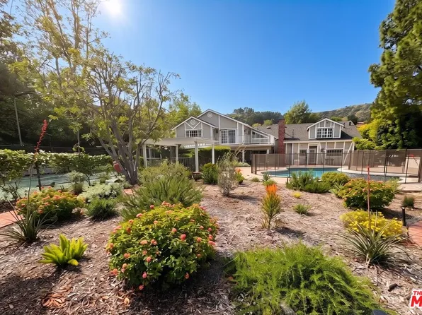 21663 Ulmus Dr, Woodland Hills, CA 91364